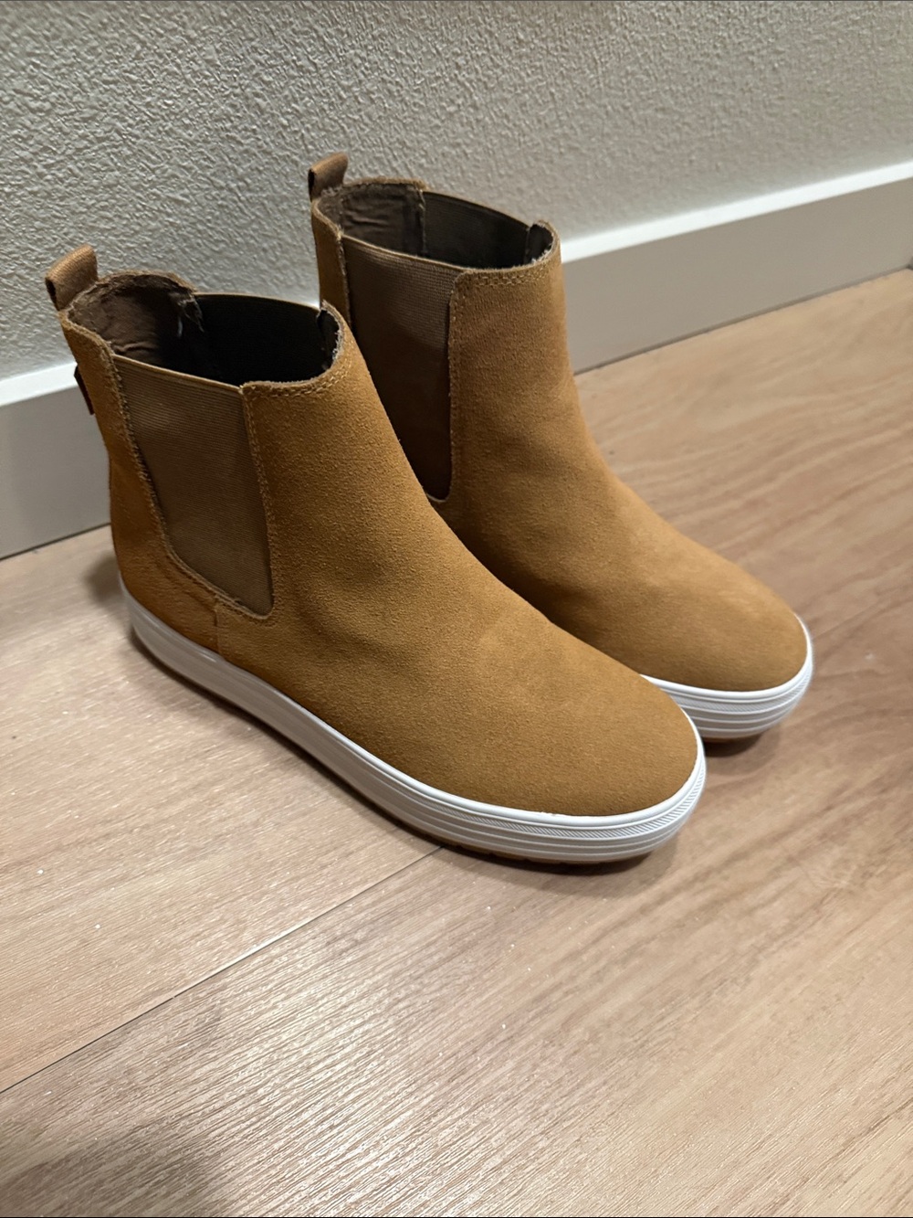 Keds Suede Chelsea Boot Sneaker - Tan